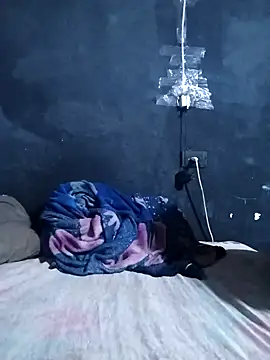 Hevellyn  online show from February 6, 2:27 am