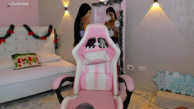 miagomezweb1 online show from December 9, 1:55 pm