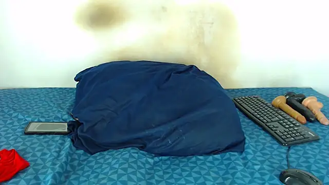 Snapshot of FAT_ASS27 chatting on March 8, 5:39 pm FAT ASS27 online show from March 8, 5:39 pm