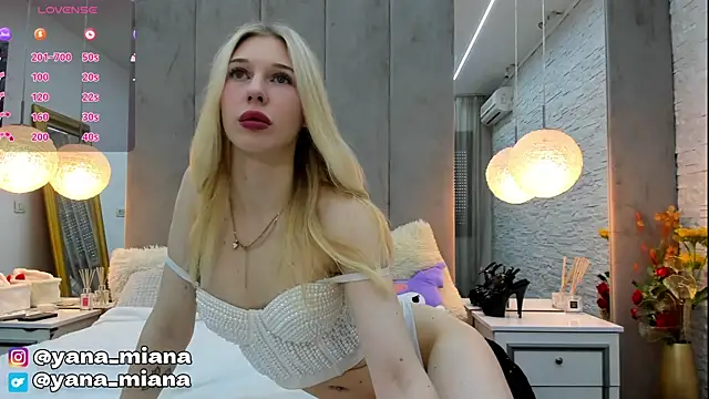 Snapshot of Yanna_miana chatting on February 23, 9:11 am Yanna miana online show from February 23, 9:11 am