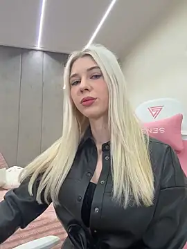 Snapshot of Yanna_miana chatting on October 16, 6:25 am Yanna miana online show from October 16, 6:25 am