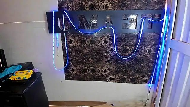 Snapshot of blonde_girl01 chatting on March 11, 6:30 pm blonde girl01 online show from March 11, 6:30 pm