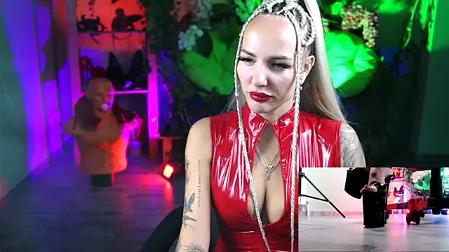 Snapshot of MonicaMaxwel chatting on October 19, 10:49 am MonicaMaxwel online show from October 19, 10:49 am