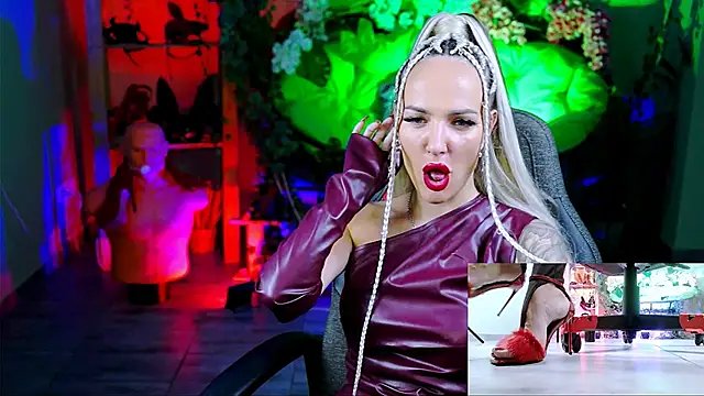 Snapshot of MonicaMaxwel chatting on October 25, 11:29 am MonicaMaxwel online show from October 25, 11:29 am