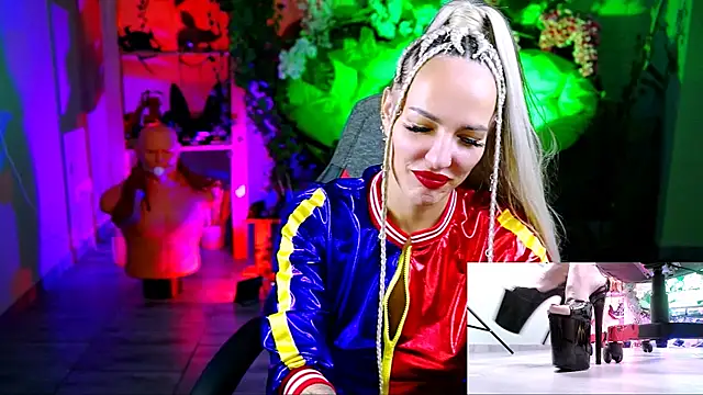 Snapshot of MonicaMaxwel chatting on October 26, 11:16 am MonicaMaxwel online show from October 26, 11:16 am