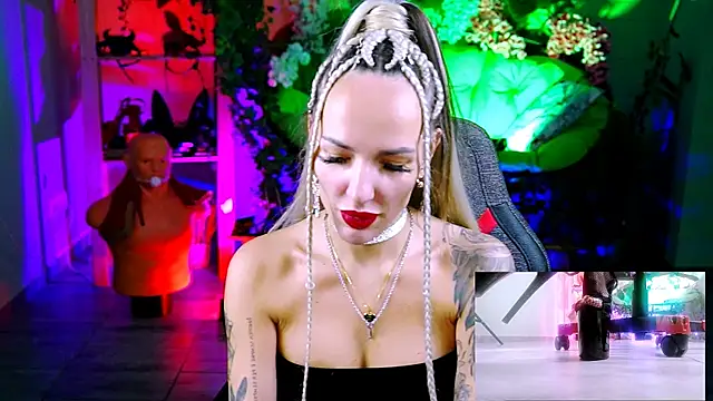 Snapshot of MonicaMaxwel chatting on November 1, 12:18 pm MonicaMaxwel online show from November 1, 12:18 pm