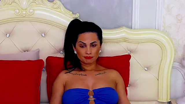 Snapshot of HeidiLust chatting on February 3, 8:46 am HeidiLust online show from February 3, 8:46 am