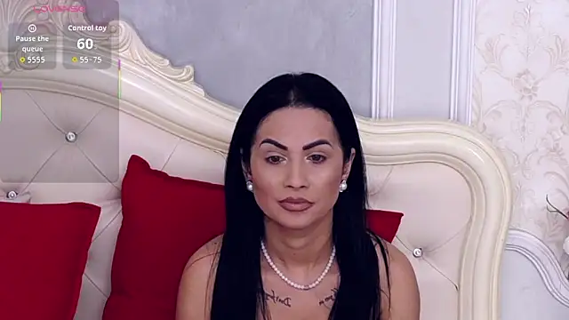 Snapshot of HeidiLust chatting on November 18, 6:40 am HeidiLust online show from November 18, 6:40 am