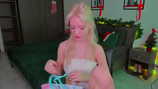 AleksaBlonde online show from December 29, 6:03 am