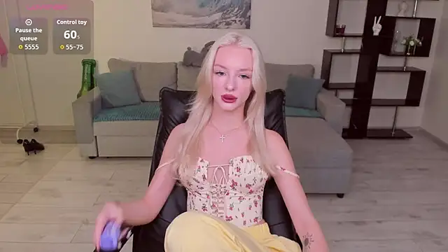 AleksaBlonde online show from September 30, 11:37 am