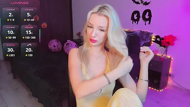 AleksaBlonde online show from October 29, 5:20 am