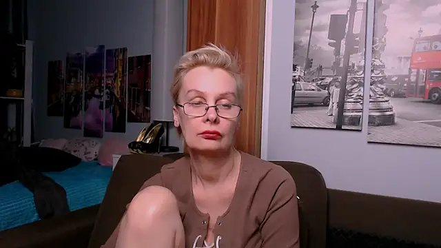 Snapshot of HelgaHimmell chatting on April 29, 5:30 pm HelgaHimmell online show from April 29, 5:30 pm