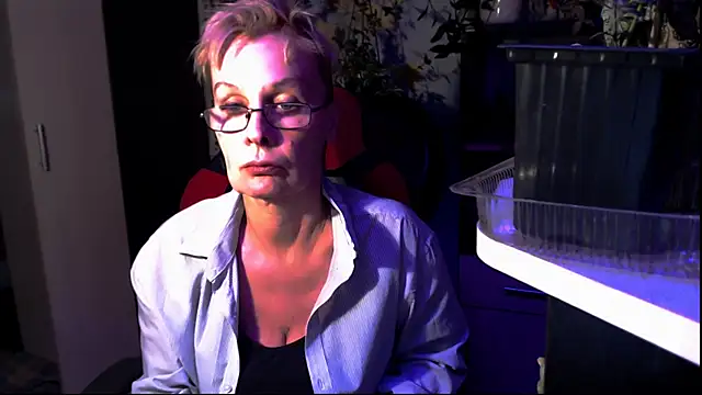 Snapshot of HelgaHimmell chatting on June 15, 8:33 pm HelgaHimmell online show from June 15, 8:33 pm