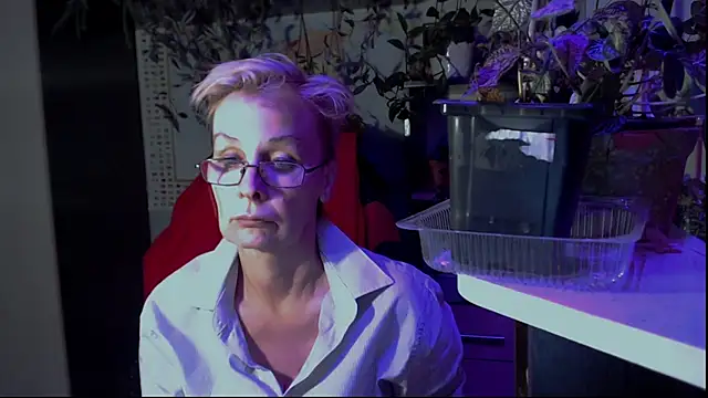Snapshot of HelgaHimmell chatting on July 2, 4:13 pm HelgaHimmell online show from July 2, 4:13 pm