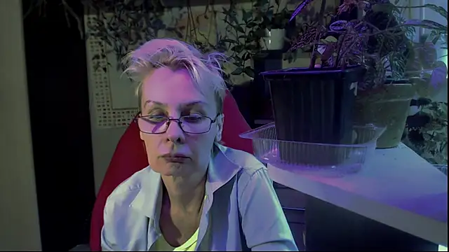 Snapshot of HelgaHimmell chatting on July 28, 4:39 pm HelgaHimmell online show from July 28, 4:39 pm