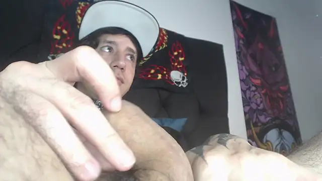 Snapshot of AndyBetti chatting on April 20, 2:14 am AndyBetti online show from April 20, 2:14 am