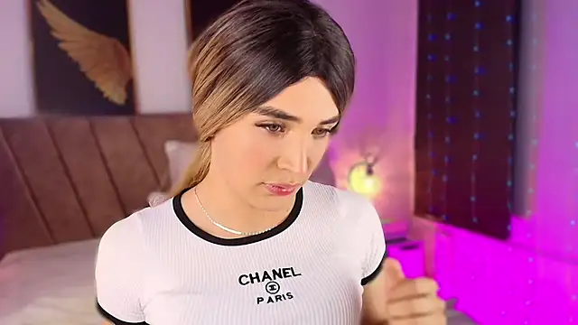 Snapshot of Missantonella_ chatting on December 12, 10:09 pm Missantonella online show from December 12, 10:09 pm