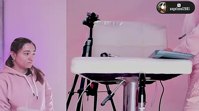 Angelst   online show from February 27, 5:07 am