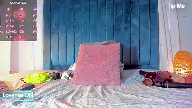 blondehorny69 online show from October 11, 7:34 pm