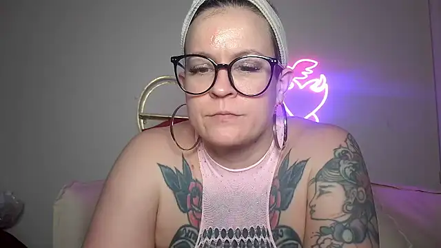 quinnmariexo online show from January 17, 9:29 pm