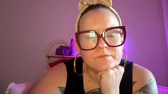 quinnmariexo online show from February 4, 4:24 pm