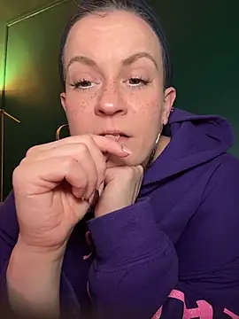 quinnmariexo online show from March 12, 9:21 pm