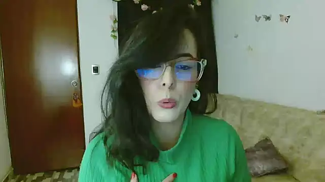 Snapshot of ella_peck chatting on April 5, 2:42 am ella peck online show from April 5, 2:42 am