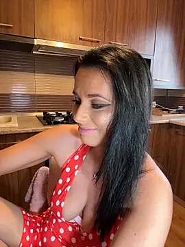 Hotmomcheckk  online show from February 13, 12:01 pm