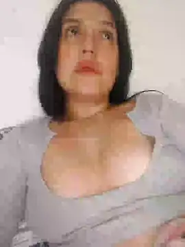 Snapshot of Sophie-hatter chatting on January 9, 3:47 am Sophie-hatter online show from January 9, 3:47 am