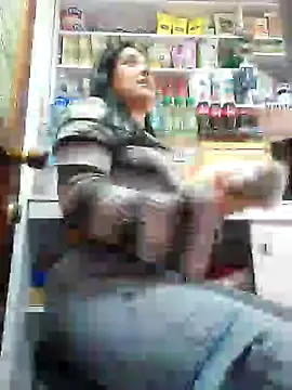 Snapshot of Sophie-hatter chatting on January 17, 5:51 pm Sophie-hatter online show from January 17, 5:51 pm