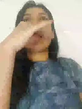 Snapshot of Sophie-hatter chatting on January 22, 10:37 pm Sophie-hatter online show from January 22, 10:37 pm