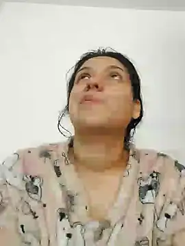 Snapshot of Sophie-hatter chatting on January 26, 3:03 pm Sophie-hatter online show from January 26, 3:03 pm