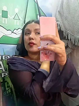Sophie-hatter online show from June 9, 2:06 pm