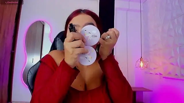 Snapshot of Ariadna_sc chatting on February 4, 1:27 pm Ariadna sc online show from February 4, 1:27 pm