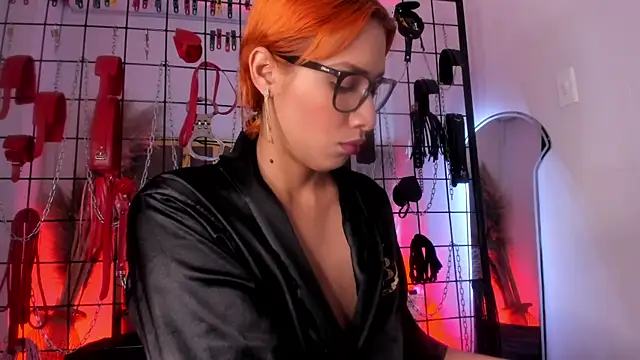 charrlotte quinn online show from February 7, 8:10 pm