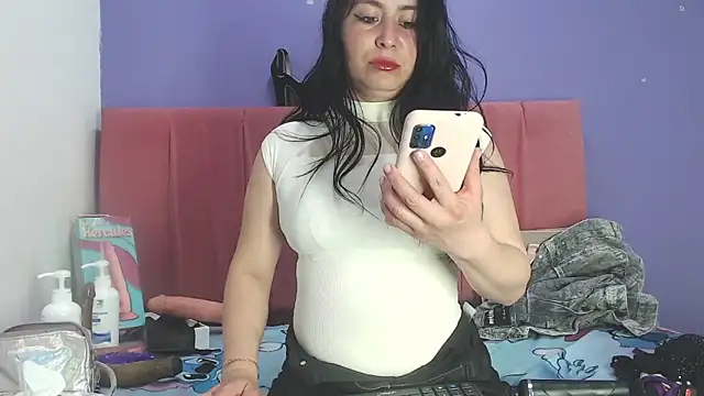 agathacorlincm101 online show from February 26, 12:05 am