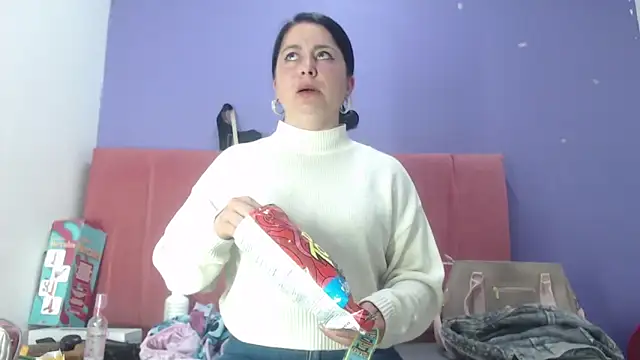 agathacorlincm101 online show from March 4, 12:29 am