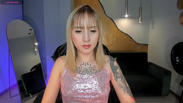MollySundersX online show from May 13, 8:27 pm