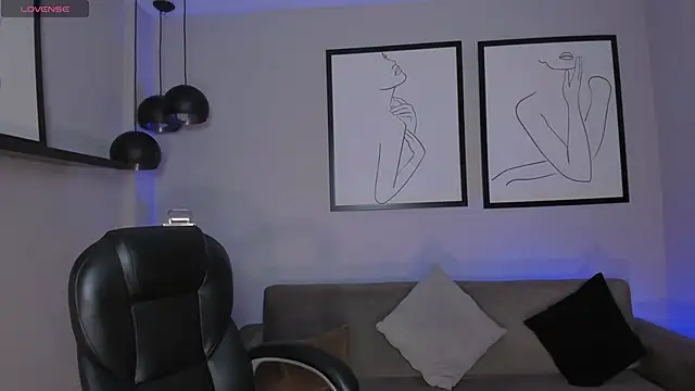 MollySundersX online show from June 4, 3:45 am