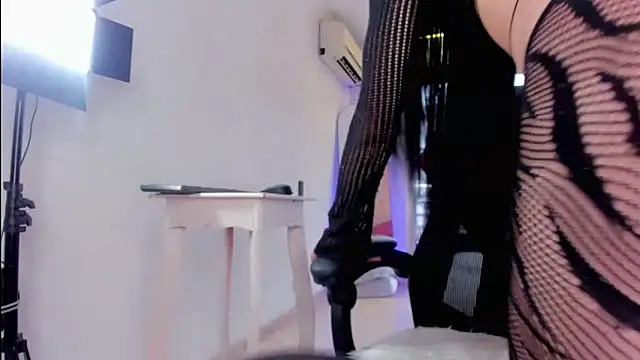 Snapshot of JEANNA_DREAMS chatting on June 9, 7:14 pm JEANNA DREAMS online show from June 9, 7:14 pm