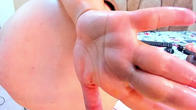 MiiaHot online show from January 3, 11:12 pm