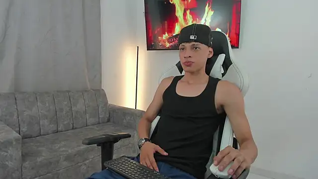 andy bigcock01 online show from December 22, 3:44 am