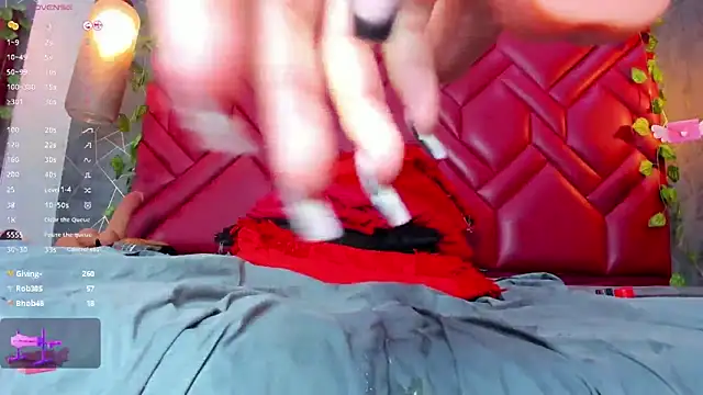 Snapshot of VeronicaLodge23 chatting on December 13, 7:25 am VeronicaLodge23 online show from December 13, 7:25 am