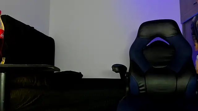 Snapshot of male_pussy chatting on October 8, 3:59 am male pussy online show from October 8, 3:59 am