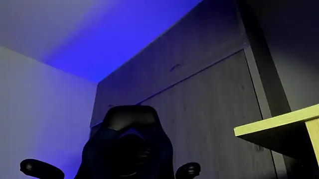 Snapshot of male_pussy chatting on November 4, 2:32 am male pussy online show from November 4, 2:32 am