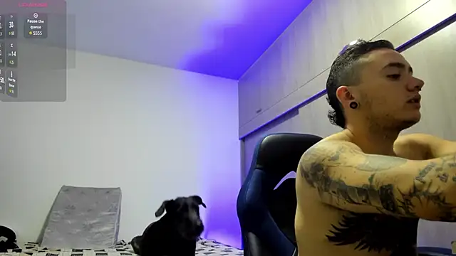 Snapshot of male_pussy chatting on November 14, 3:44 pm male pussy online show from November 14, 3:44 pm