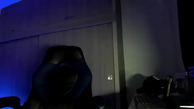 Snapshot of male_pussy chatting on December 4, 1:04 am male pussy online show from December 4, 1:04 am