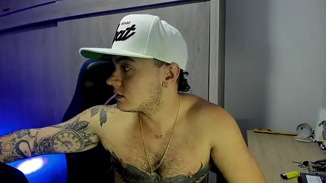 male pussy online show from January 12, 10:37 pm