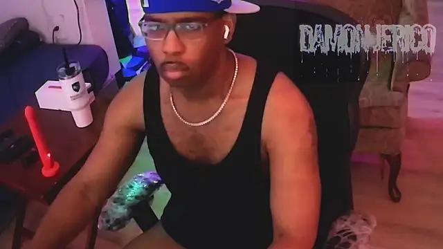 Snapshot of Southernfuckery chatting on March 22, 4:27 am Southernfuckery online show from March 22, 4:27 am