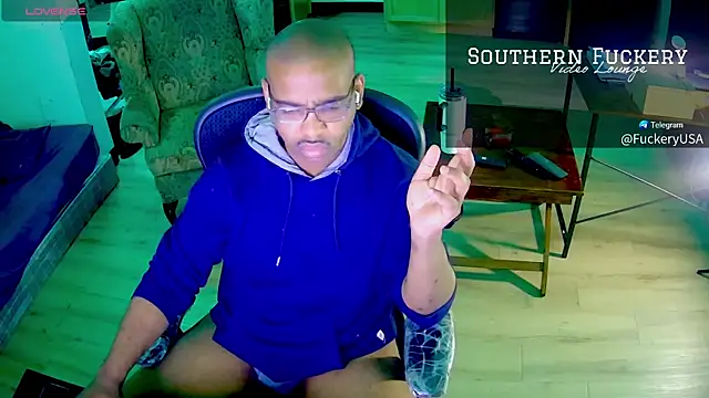 Snapshot of Southernfuckery chatting on April 10, 7:02 am Southernfuckery online show from April 10, 7:02 am